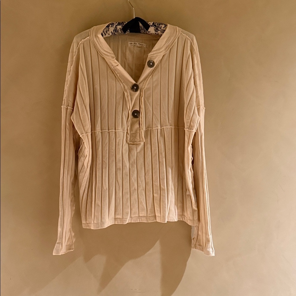 Free People We the Free cream Long Sleeve Top size Med.